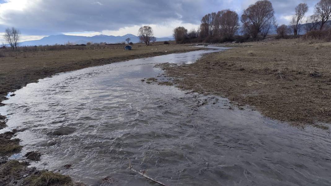 Karlar eriyor, Konya'yı besleyen göller doluyor 17